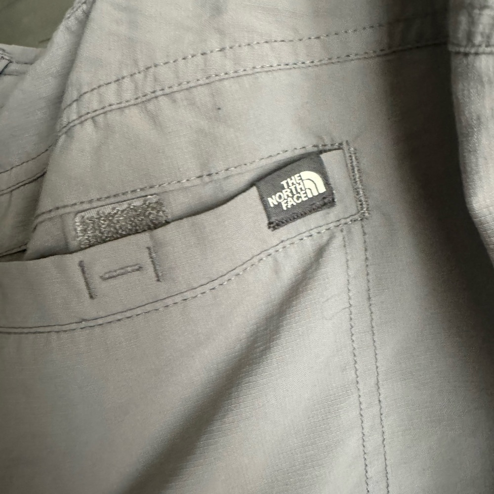 The North Face Gray Cargo Shorts Outdoor Essential - Picture 5 of 7
